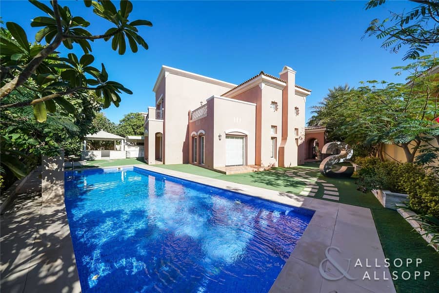 5 Beds | Facing Park and Pool | Upgraded