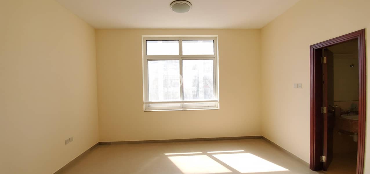 14 SA | Chiller Free | 1Bed+Maid with Storage | Closed Kitchen