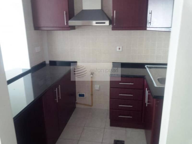 13 Spacious and Well Maintained Studio | Free Parking