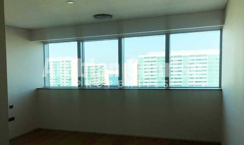 7 VACANT! Stunning Pool View Apt | 2 Cheques