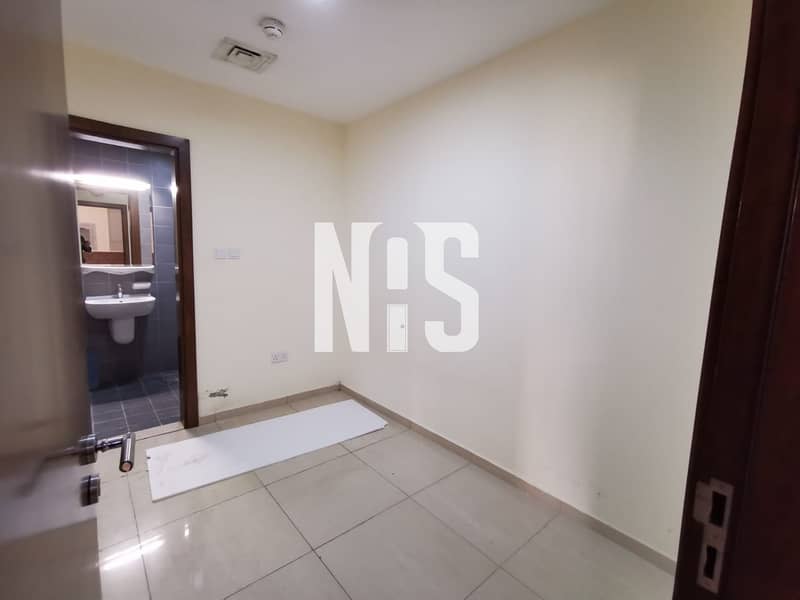 4 Spacious Apartment in Bawabat Al Sharq