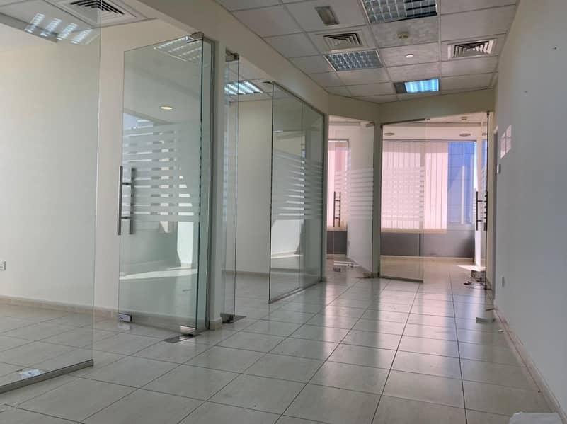 4 Gold Tower | Glass Partition | Chiller Free