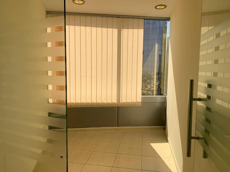 9 Gold Tower | Glass Partition | Chiller Free