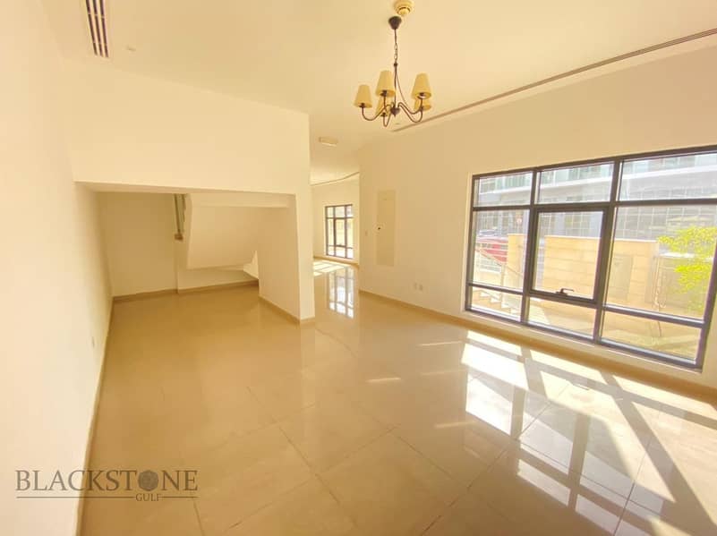 7 Spacious and Bright 4 Bedroom Villa |  Big plot | Vacant