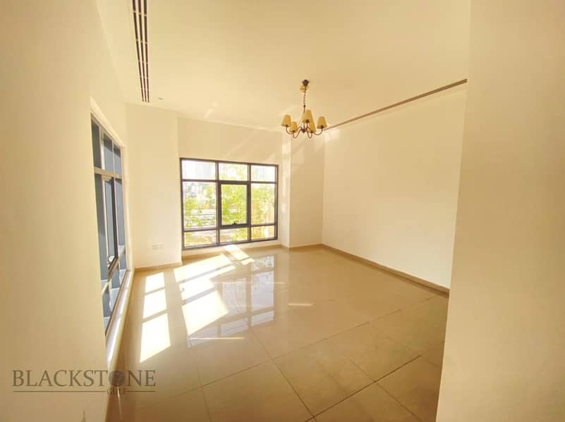 23 Spacious and Bright 4 Bedroom Villa |  Big plot | Vacant