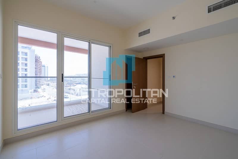 4 Brand New| Canal View | Big Balcony| Spacious Layout