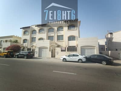 Outstanding property: 4 b/r good quality semi-independent villa + maids room + sharing s/pool + large garden Outstanding property: 4 b/r good quality semi-independent villa + maids room + sharing s/pool + large garden