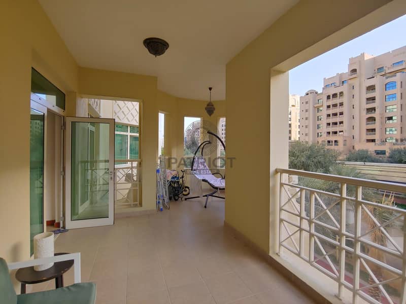Lovely Two Bedroom Apartment For Sale Palm Jumeirah Lovely Two Bedroom Apartment For Sale Palm Jumeirah