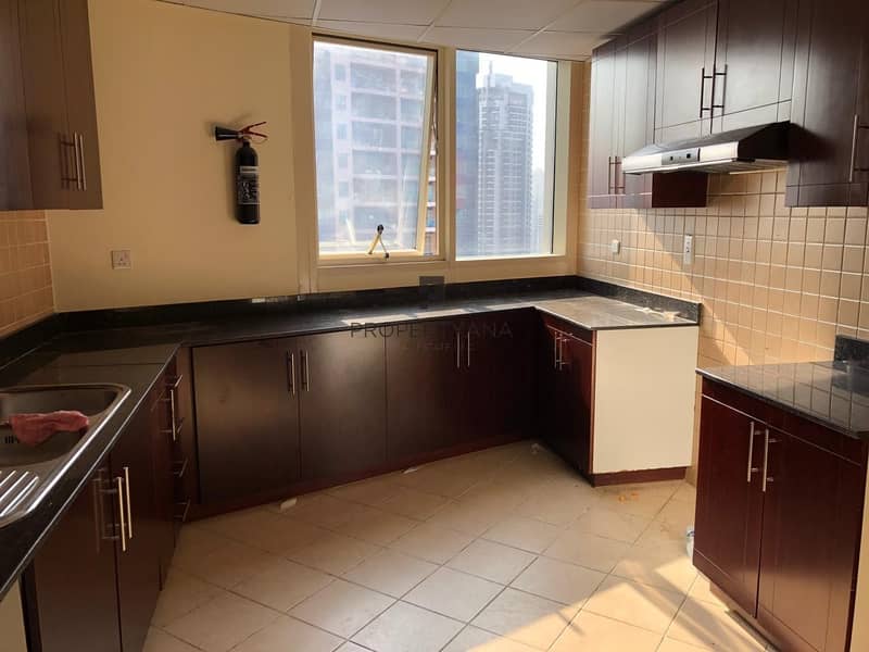 4 2B + Maids | High Floor | Lake View | Easy Access | Parking