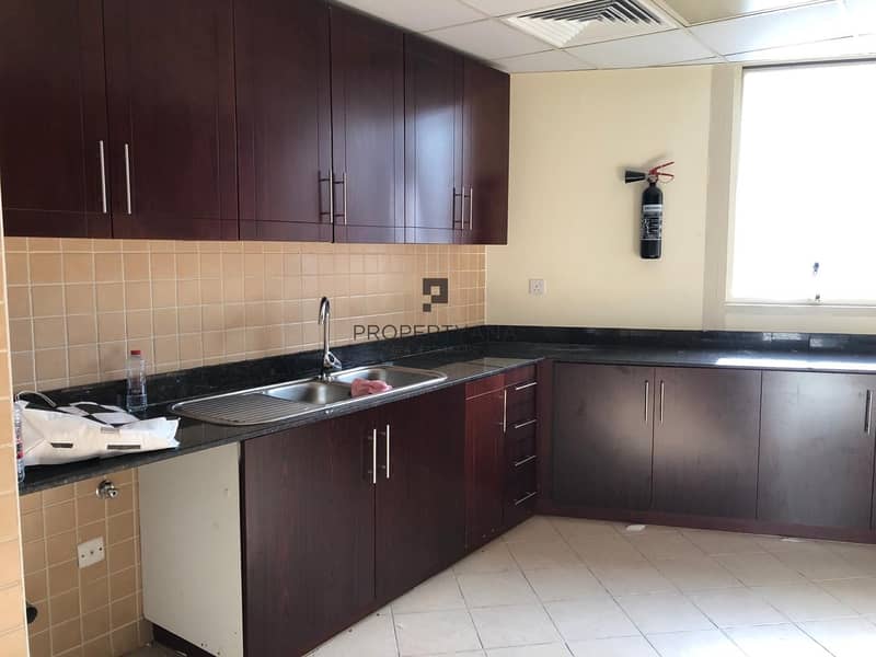 9 2B + Maids | High Floor | Lake View | Easy Access | Parking