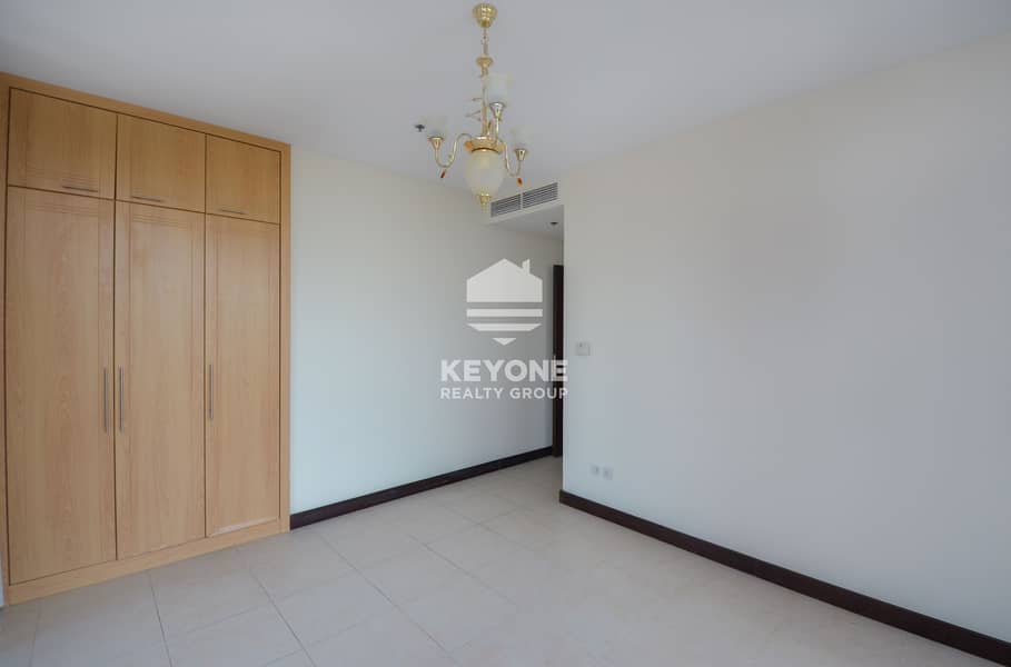 Unfurnished Apartment  |  Lake View  |  High Floor