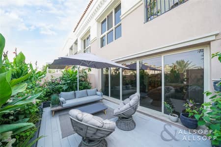 Fully Upgraded | 2 Bed | Vacant On Transfer Fully Upgraded | 2 Bed | Vacant On Transfer