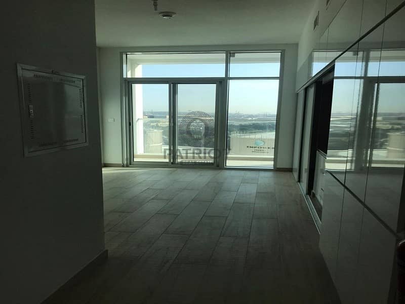 4 Sea View | Straight Layout | With Balcony & White Goods