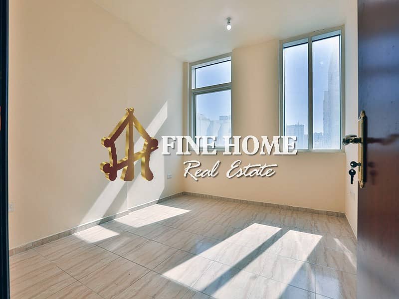 Close to shops | Stunning 2 BR with Balcony