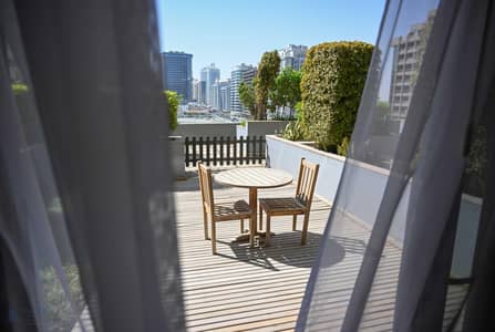 Furnished Studio with Private Terrace in Matrix Furnished Studio with Private Terrace in Matrix