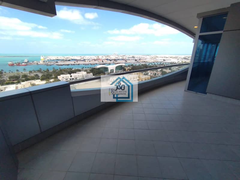 Spacious 4 bedroom apartment with full sea view