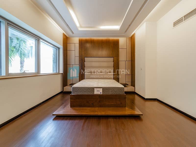 8 Fully upgraded| 5 bedroom duplex | Huge Terrace