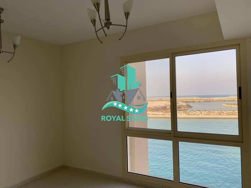 2 Amazing Cozy One Bedroom Lagoon Apartment with Lagoon Views of the Water and Attractive promenade