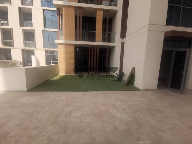 25 water front 1 bed room very bright  apartment in jaddaf