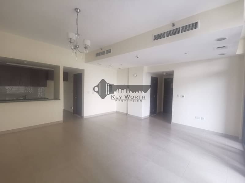 28 water front 1 bed room very bright  apartment in jaddaf