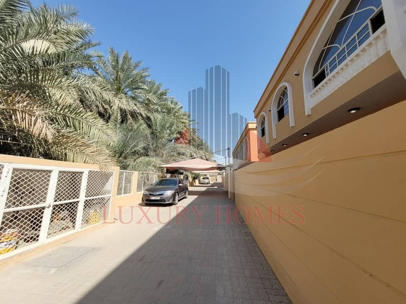 Exceptionally Magnificent Layout with Farm View Exceptionally Magnificent Layout with Farm View