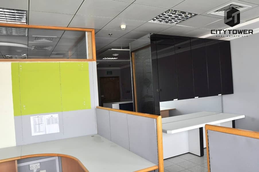 4 Office available in Al Bakhit Centre - Near clock tower