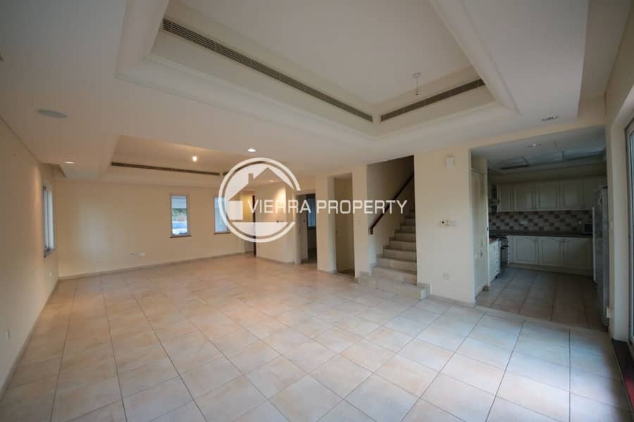 CORNER TOWNHOUSE | NEAR TO ENTRANCE | VACANT
