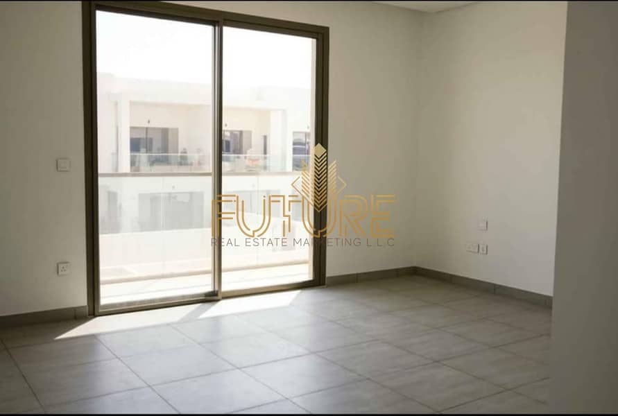 8 New Develop 3BR Townhouse in Yas | Single Row