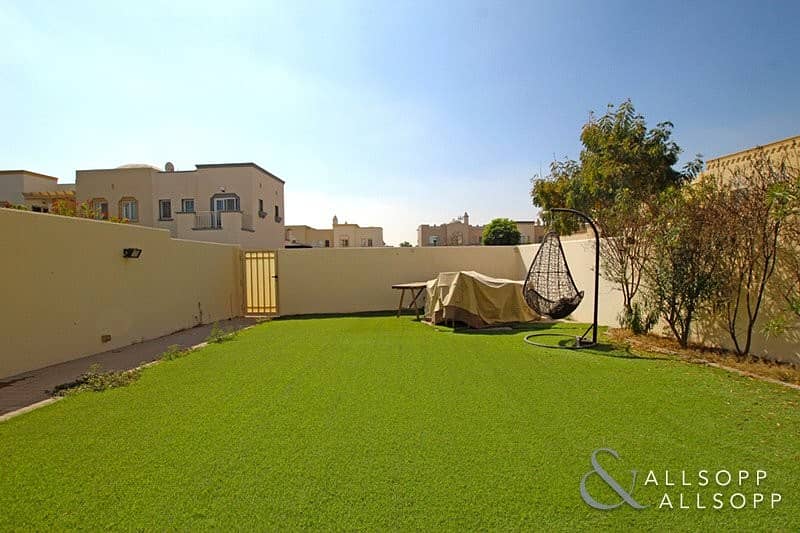 3 Opposite Pool And Park | 2 Bedrooms | 4E