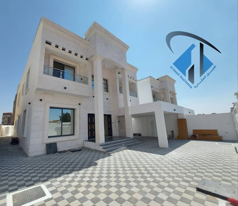 Villa for sale, personal finishing, modern, heritage design, with a full stone face, a very privileged location, close to all services, on a main street, without down payment.