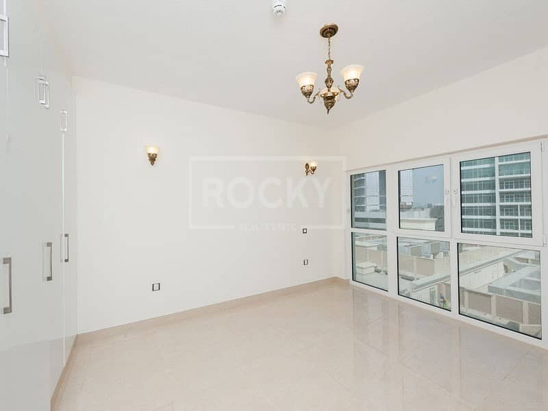 7 Well Maintained | 2-Bed | Equipped Kitchen | Burj Al Arab View