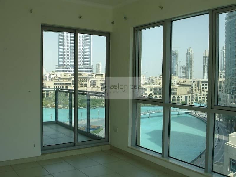 3 Lake and Fountain View | 1 Bedroom with Balcony