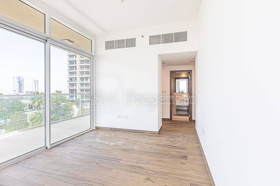 8 Brand New | Large Living Area | Bright Apartment