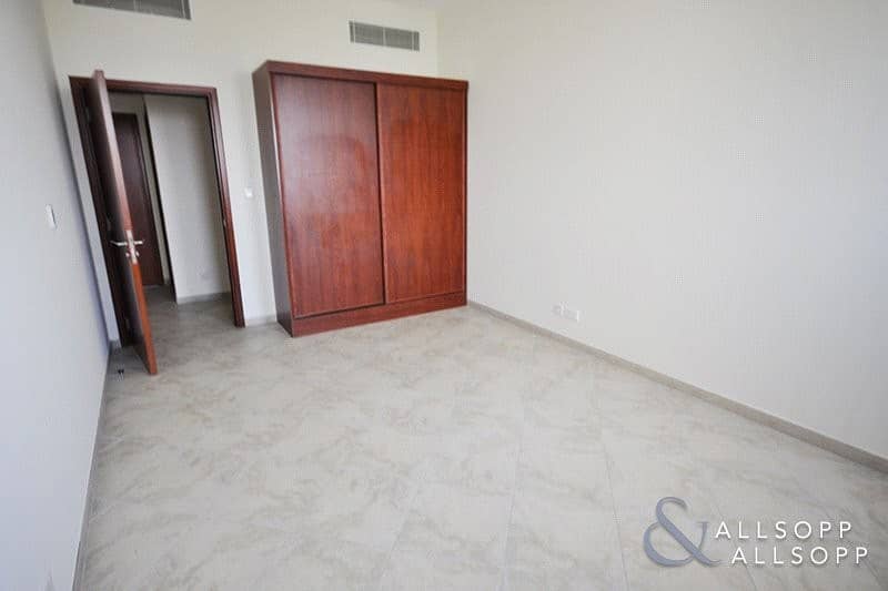 5 3 Beds | Corner Unit | Parking | Rented