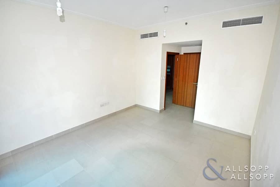 12 Spacious 1 Bed | Upgraded | Lower Floor