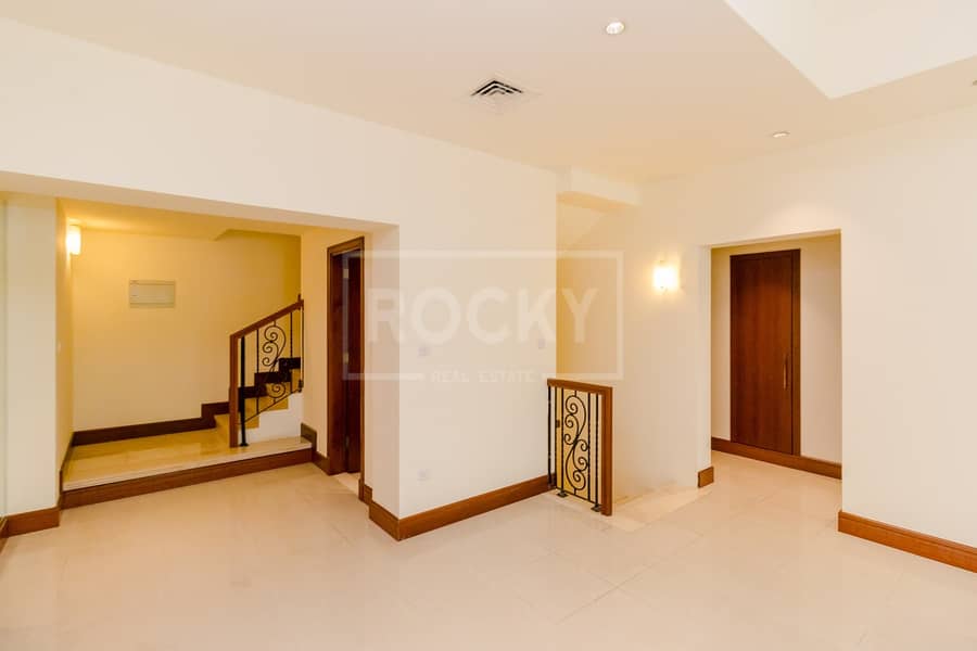 Exclusive | 3 bed Townhouse | Plus Maids
