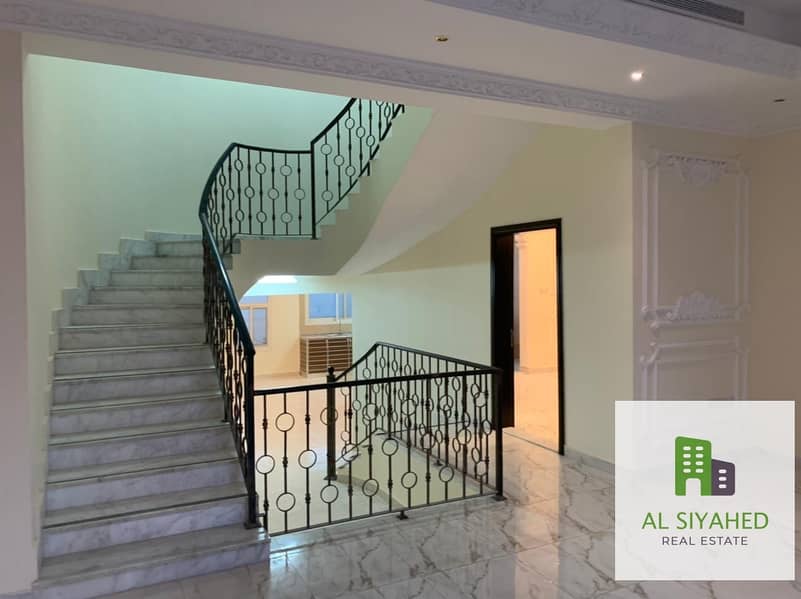 41 A Stunning  villa with entrance and private space
