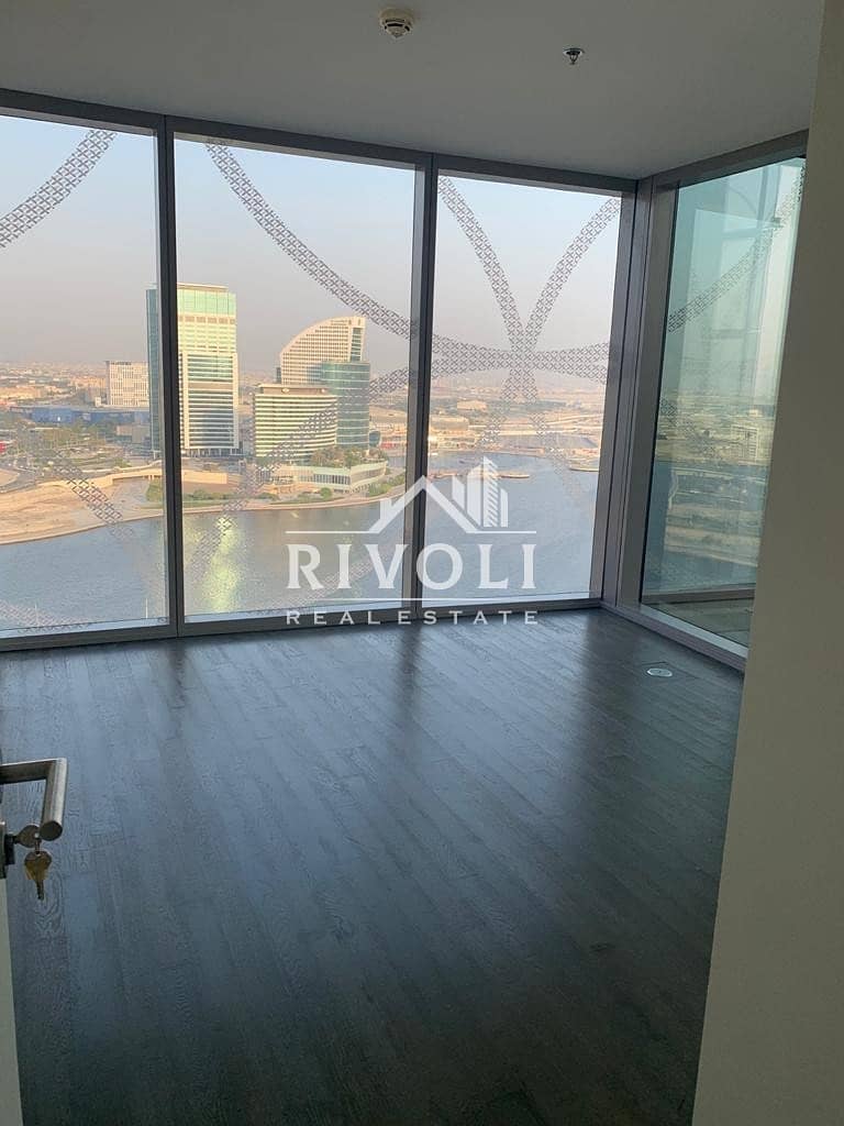 8 Amazing View Office for rent in D1 Tower