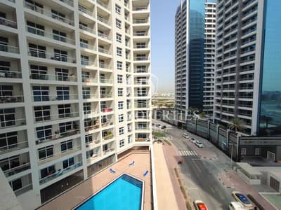 Huge layout | Mid floor | Pool and Community view Huge layout | Mid floor | Pool and Community view