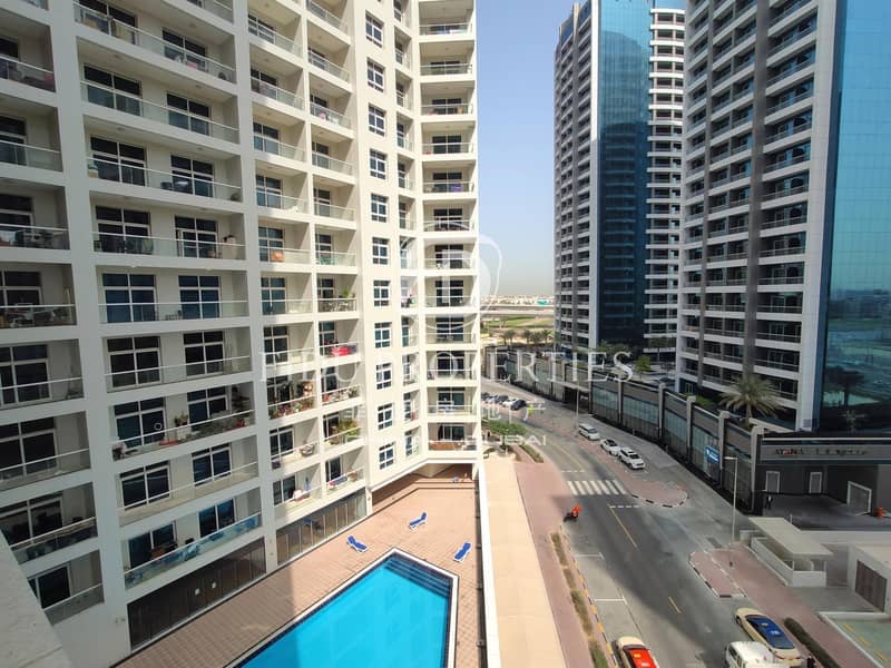 Huge layout | Mid floor | Pool and Community view Huge layout | Mid floor | Pool and Community view