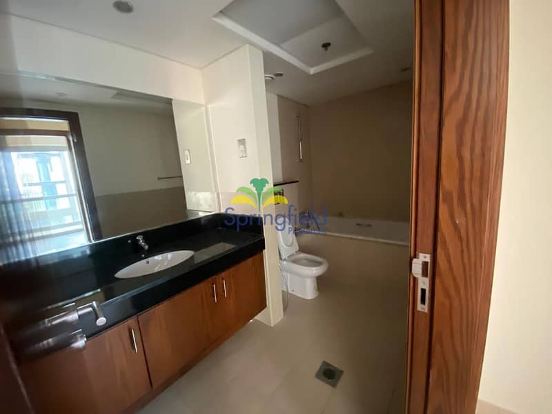 2 High Floor | Bright 1BR | Unfurnished