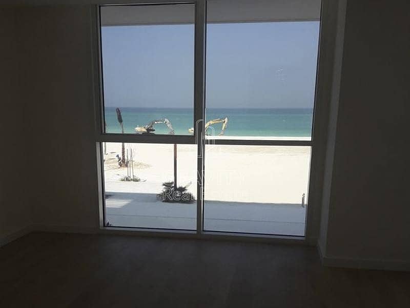 5 Duplex Penthouse W/ Direct Access To The Beach