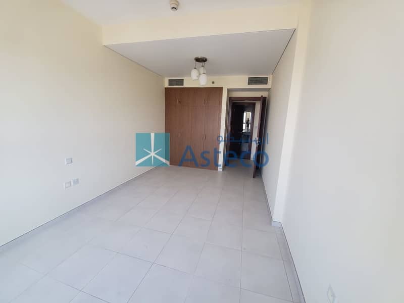 Amazing 1BEDROOM With Balcony in JVT New building