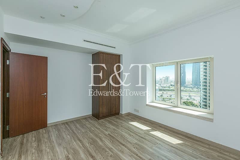 22 Full Marina View|Vacant|Upgraded|Middle Floor