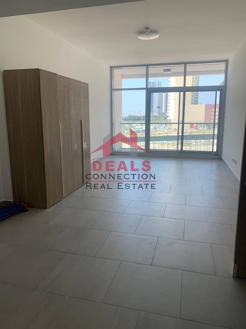 7 Huge Beautiful Studio  Apartment with balcony  for Rent in Shamal Residence