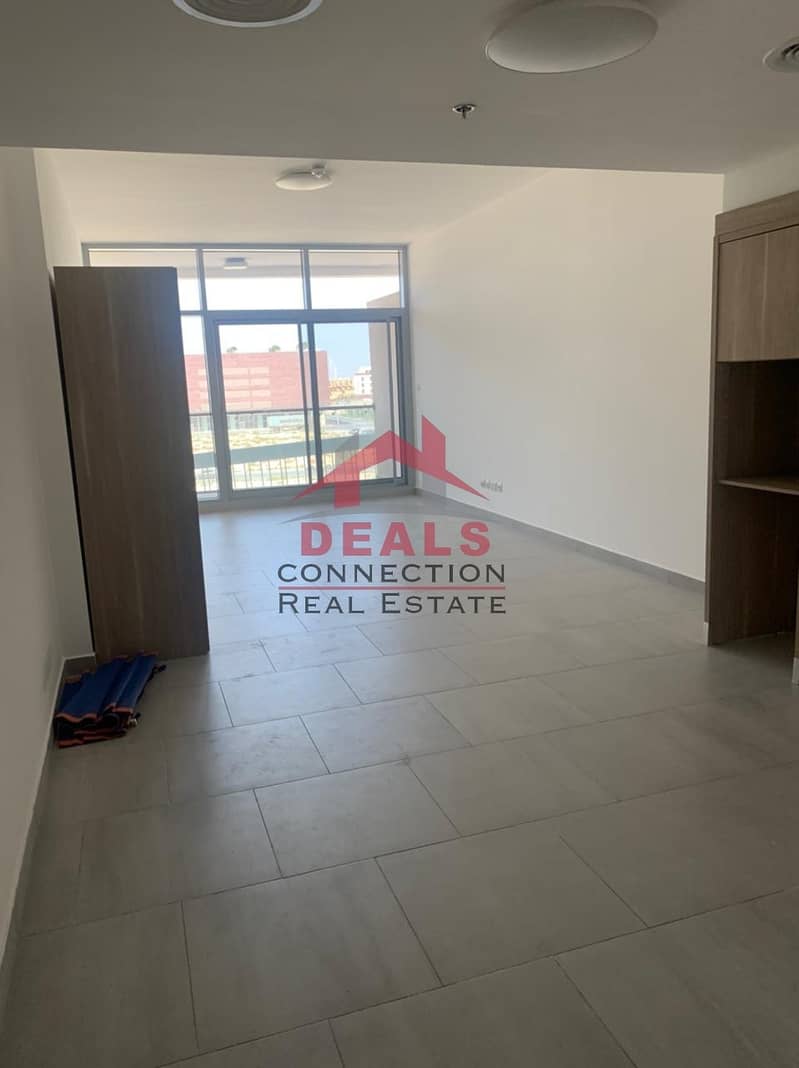 10 Huge Beautiful Studio  Apartment with balcony  for Rent in Shamal Residence