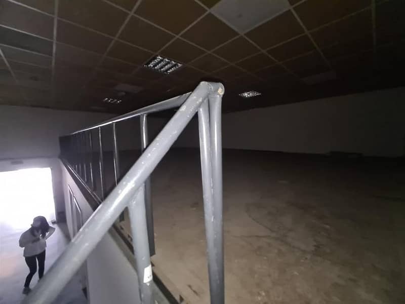 9 3600 square feet warehouse with office for rent on Al Asayel road Al Quoz 3