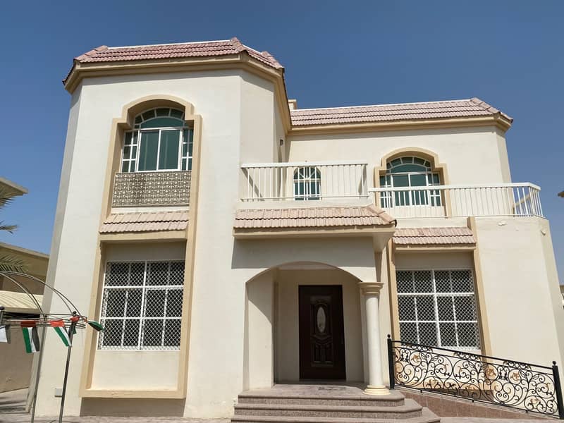 Clean villa and excellent location in al yash