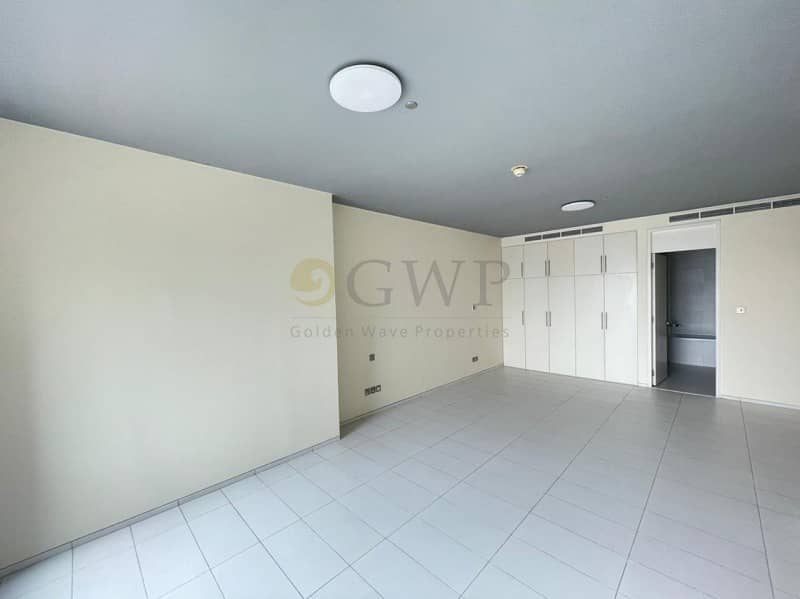 LARGEST ONE BED|Extra Storage Area|Khalifa View|Ready now LARGEST ONE BED|Extra Storage Area|Khalifa View|Ready now