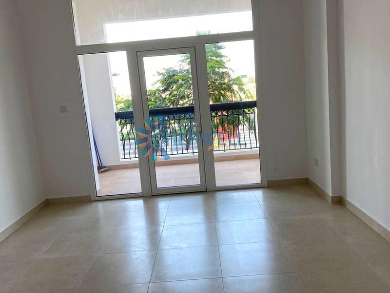 HOT DEAL | Great Balcony | Modern Apartment |Vacant